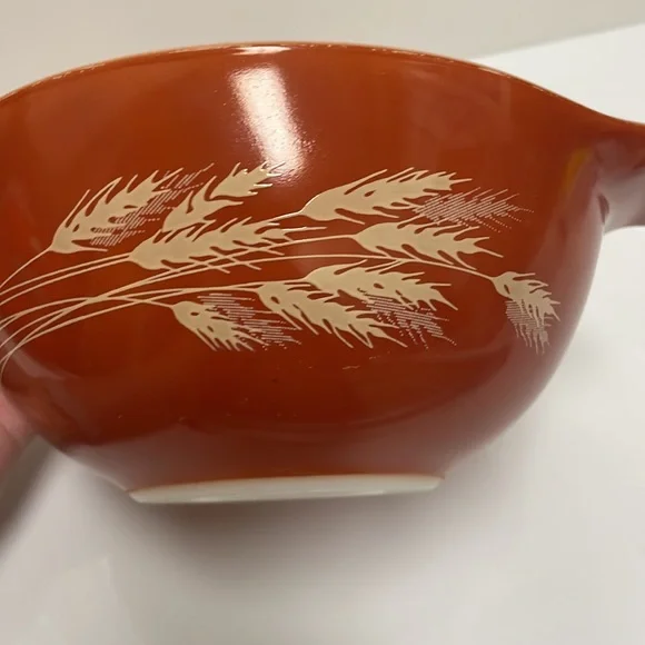 Vintage Pyrex 442 rust Autumn Harvest serving bowl, 1.5L - Picture 5 of 8